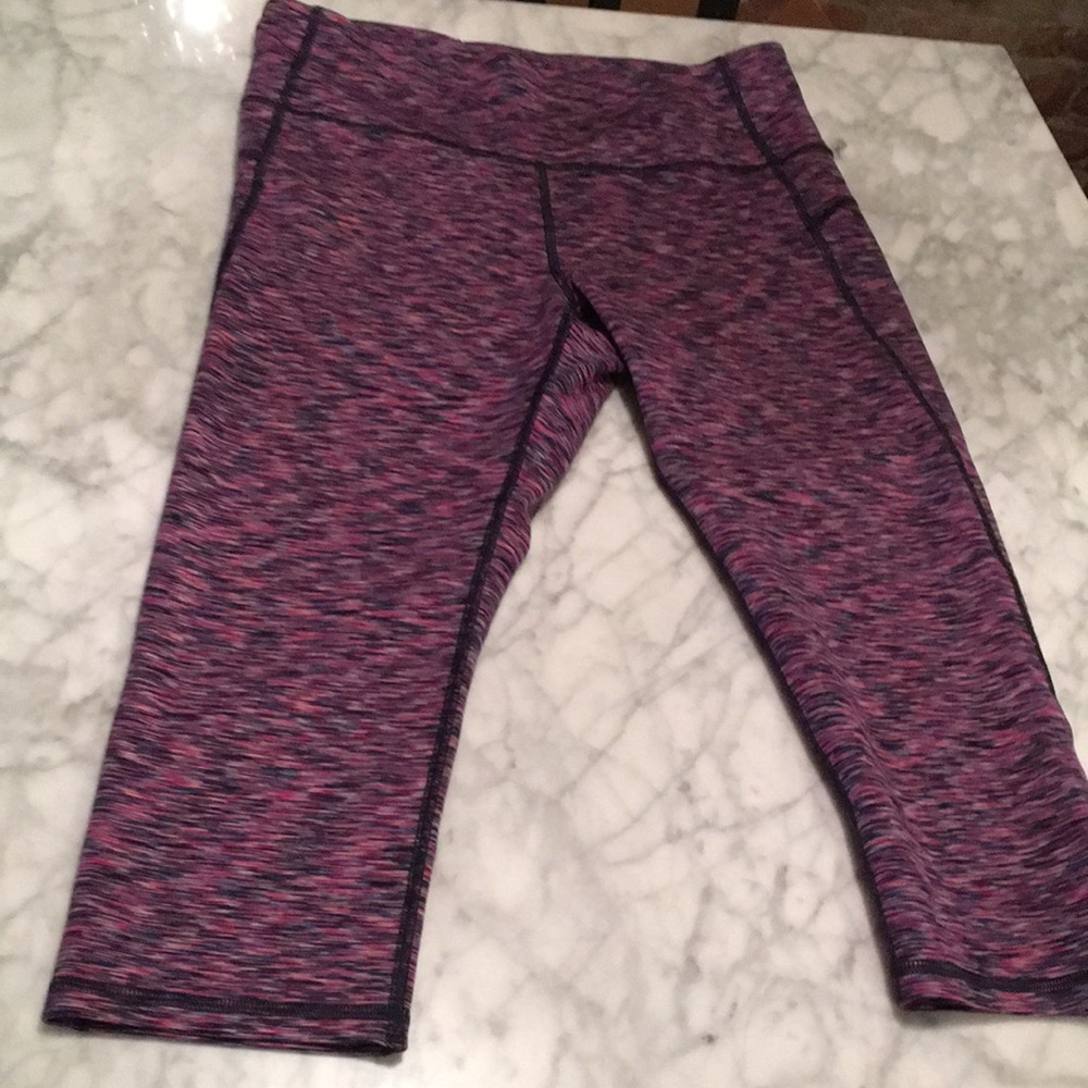 Large Gap Blackout running capris